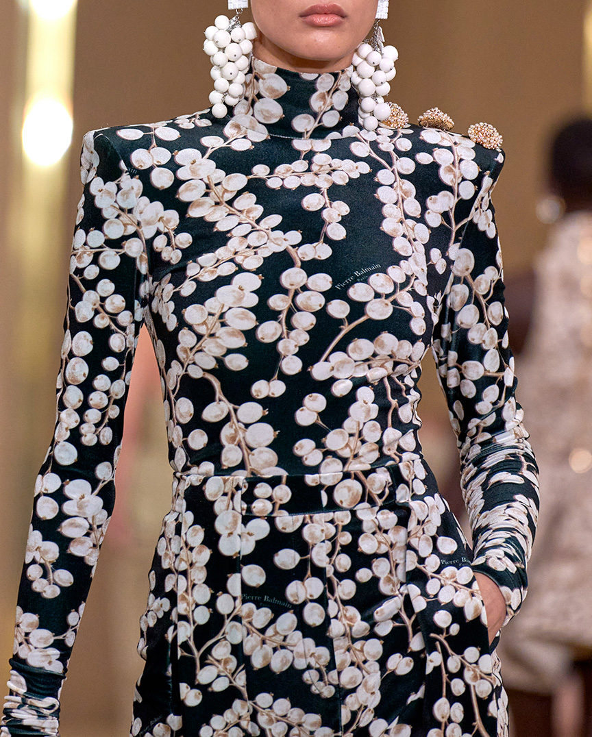 slideshow_womenfw24_details_2.jpg