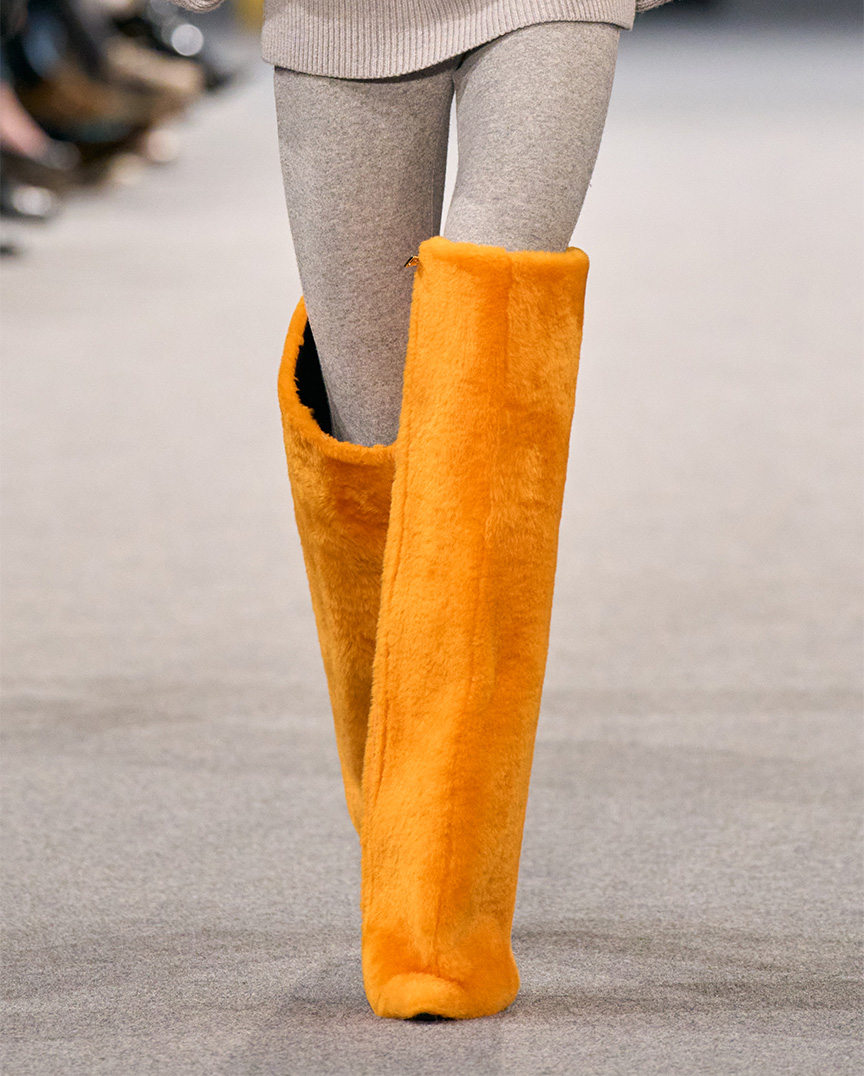 slideshow_fw25_highboots_orange.jpg